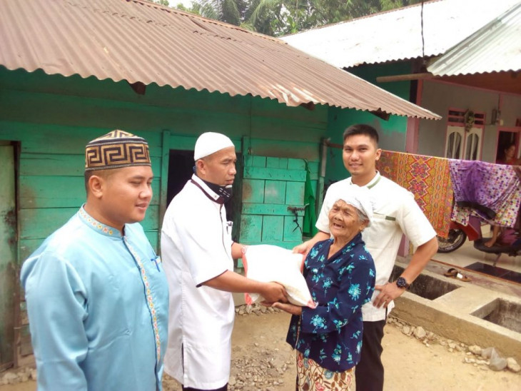 Bangkitkan Semangat Gotong Royong, Kecamatan Kampar Buat Program Desa Bersih Kampar Berbagi