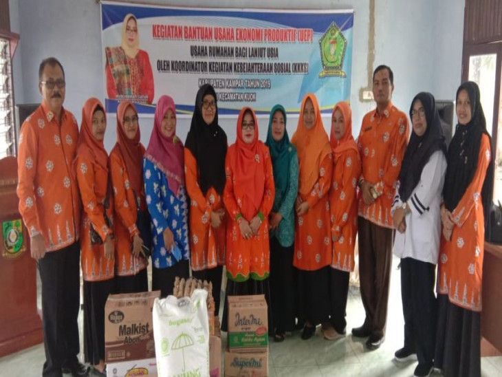 KKKS Kabupaten Kampar Bantu Lansia di Kuok