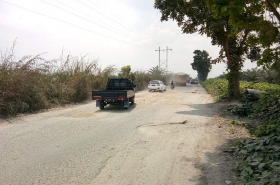 MASYARAKAT TAPUNG RAYA BERHARAP RUAS JALAN PROVINSI SEGERA DI PERBAIKI